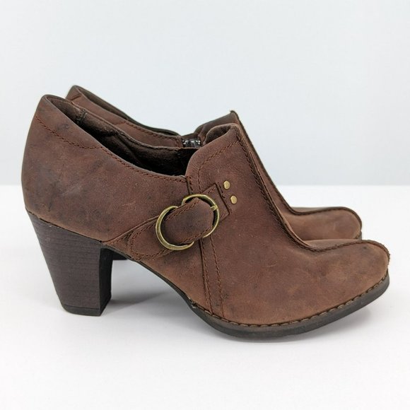 Clarks Carlisle Booties 7 Cafe Brown Oily Leather Side Zip Buckle Accent Heeled - Picture 6 of 13